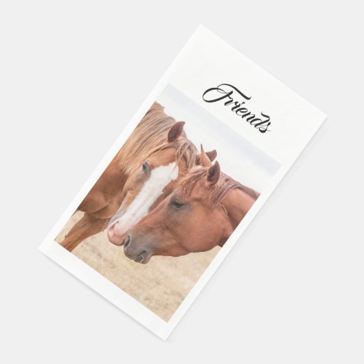 牧草地で生い茂る馬 (コーナー)