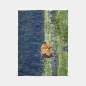 牧草地で フリースブランケット (正面)