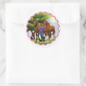 牧草地に二頭の馬がいる少女 ラウンドシール (バッグ)