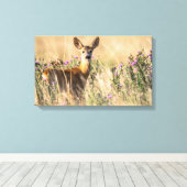 牧草地に生息するイシノシカ キャンバスプリント (インサイチュ (ウッドフロア))