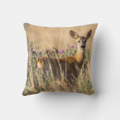牧草地に生息するイシノシカ クッション (裏面)