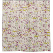 牧草地に黄色い中心を持つピンクの花 シャワーカーテン (正面)