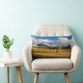 牧草地の上空の青空と雲 ランバークッション (椅子)