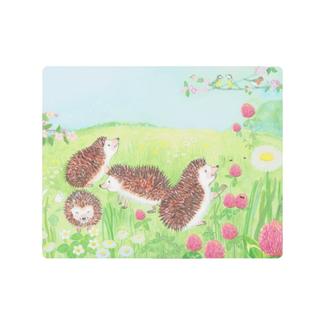 牧草地の小さなハリネズミ メタルプリント (正面)