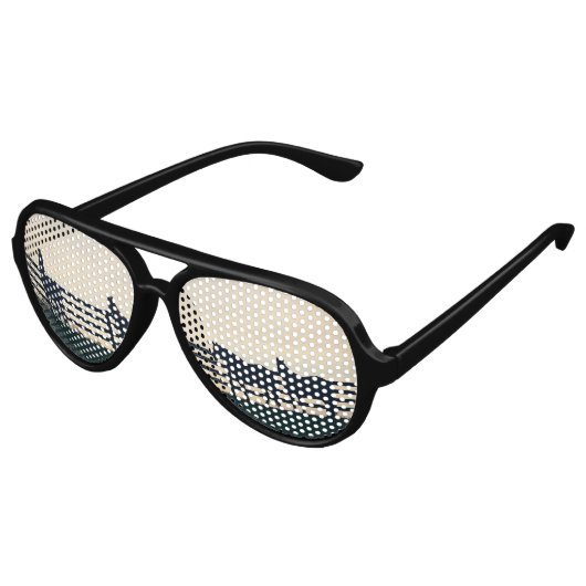 牧草地の柵で馬 アビエーターサングラス (アングル)