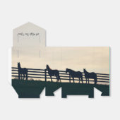 牧草地の柵で馬 フェイバーボックス (折り畳みなし)