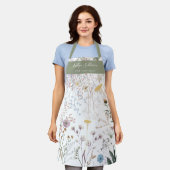 牧草地の花ホワイトグリーン エプロン (着用した状態)