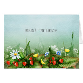 牧草地の青い空の国で野生のイチゴ