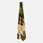 牧草地の首のネクタイの中の若いバック ネクタイ (裏面)