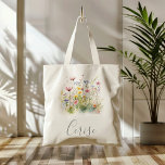 牧草地カラフル山花花嫁 トートバッグ<br><div class="desc">この牧草地のカラフルの花嫁のトートバッグは結婚、あなたの花嫁とメイド・オブ・オーナー（花嫁付き添い人）を提示するための完璧なモダン贈り物結婚である。デザインは緑、ピンク、赤面、黄色、紫、水色の牧草地数々のの花を特徴とする。</div>