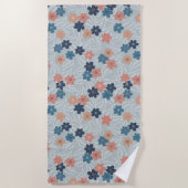 牧草地カラフル春の花 ビーチタオル (正面)