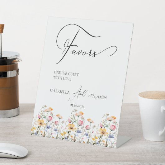 牧草地ワイルドフラワー結婚が卓上を引き立てる 台座サイン (インサイチュ)