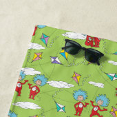 物の一つ二飛んでいるつの凧のパターン ビーチタオル (インサイチュ)