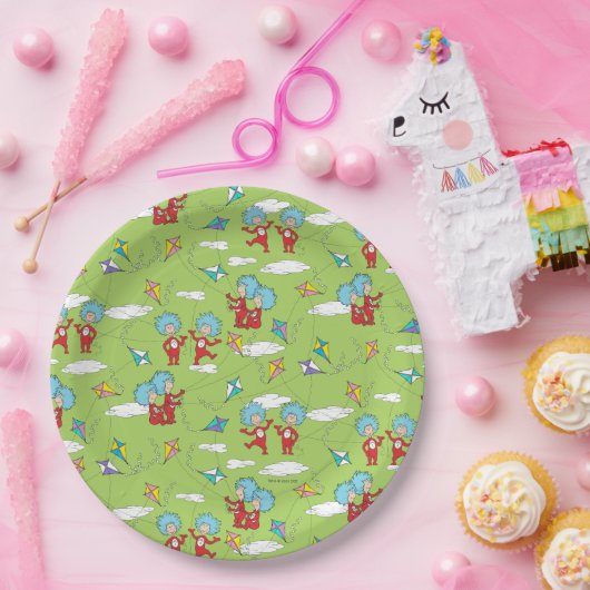 物の一つ二飛んでいるつの凧のパターン ペーパープレート (パーティー)