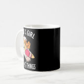 物を叩くのが好きな女の子 看護師 ボクシング コーヒーマグカップ (正面左)