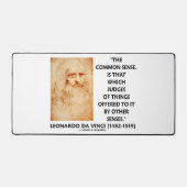 物事の常識を判断するレオナルド・ダ・ヴィンチ デスクマット (正面)