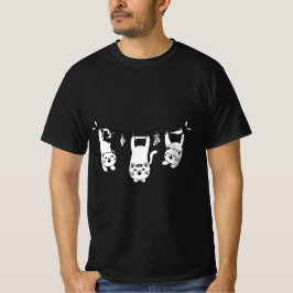 物干しざおの遊び心あふれる猫たち Tシャツ