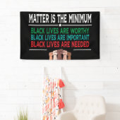 物質は最低限、黒人の命は…… 横断幕 (インサイチュ)