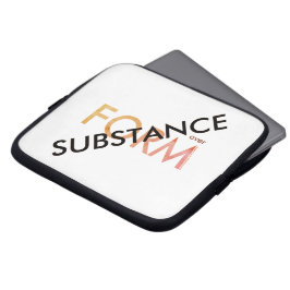 「物質オーバー型枠」 ラップトップスリーブ