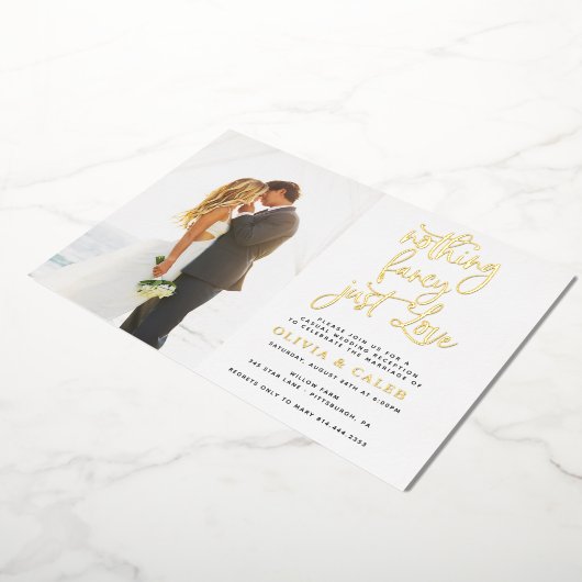 特別なものは何もない、ただ愛を祝う ウェディング レセプション 箔招待状 (回転した状態)