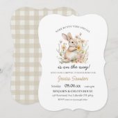 特別なウサギのワイルドフラワースプリングベイビーシャワー 招待状 (正面/裏面)