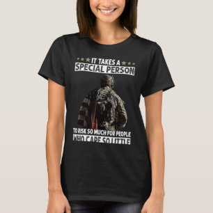 特別な人が糞に危険を及ぼすのは Tシャツ