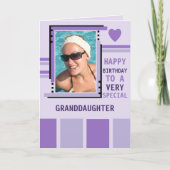 特別な孫娘にフォトパープル誕生日を追加 カード (正面)