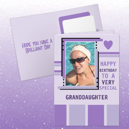 特別な孫娘にフォトパープル誕生日を追加 カード