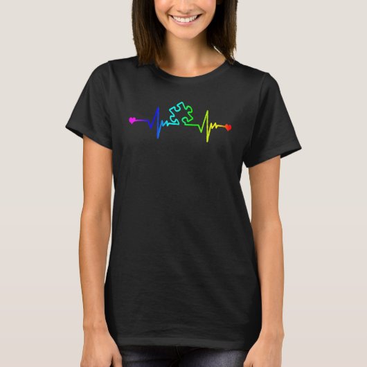 特別支援学級の自閉症教師のために私の心臓は鼓動する Tシャツ (正面)