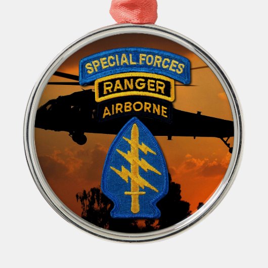 特殊部隊のグループの緑色のベレー帽SF SOF SFG SOC メタルオーナメント (正面)
