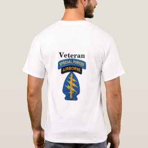 特殊部隊のグループの緑色のベレー帽SFG SFの退役軍人 Tシャツ