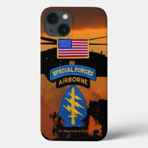特殊部隊の緑色のベレー帽SF SFG SOFの獣医 iPhone 13ケース