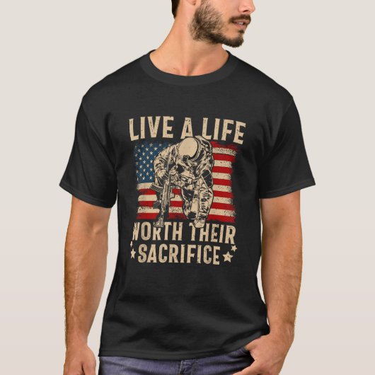 犠牲になる価値のある人生を送る Tシャツ (正面)