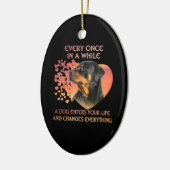 犬があなたの人生のロットワイラーに入るたびに セラミックオーナメント (左)