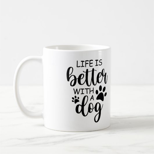犬がいる生活は最高に楽しい コーヒーマグカップ (左)