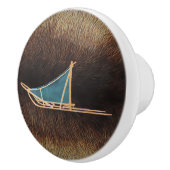 犬がカリブーの毛皮を背負った セラミックノブ (右)