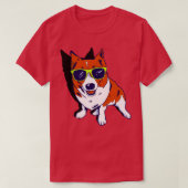 犬がサングラスをかけている Tシャツ (デザイン正面)
