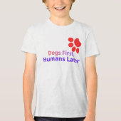 犬が先で人間は後回し Tシャツ デザイン (正面)