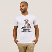 犬が先、人は後で - かわいいビーグルイラスト Tシャツ (正面フル)