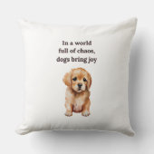 犬が喜びの子犬を連れてくる クッション (正面)