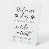 「犬が大好きだから、おごる」結婚式の引き出物 台座サイン (正面)