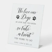 「犬が大好きだから、おごる」結婚式の引き出物 台座サイン (正面)