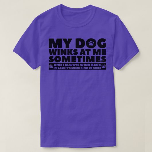 犬が好きで時々ウインクする Tシャツ (デザイン正面)