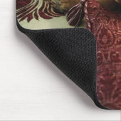 犬が枕に寝そべっている。 マウスパッド (コーナー)