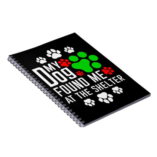 犬が私を避難所の愛犬家で見つけたおもしろい ノートブック (右側)