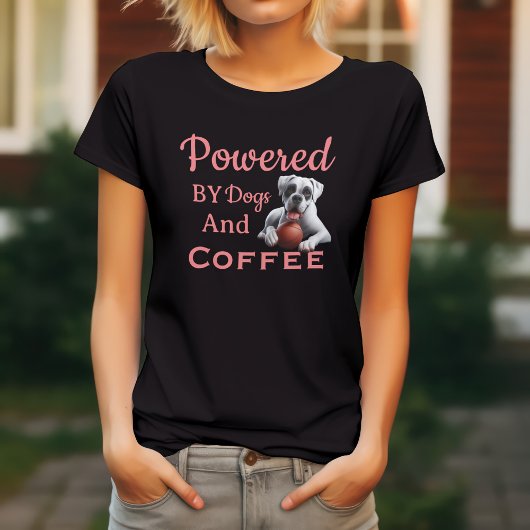 犬とコーヒーで動いてる Tシャツ