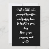 犬とコーヒー愛好家のオプションのパーソナライズ カード (裏面)