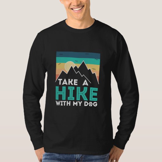 犬とハイキングに行こう 誕生日キャンパーギフト Tシャツ (正面)
