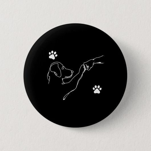 犬と人が手の犬の友情の拳バンプをパンチ 缶バッジ (正面)