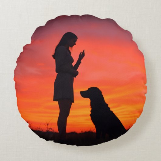 犬と女の子のスローピロー ラウンドクッション (正面)